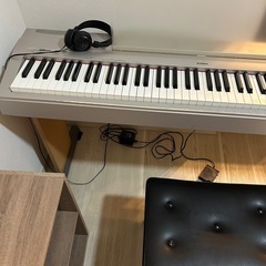 YAMAHA 電子ピアノ　88鍵　椅子&カバー&ヘッドホン付きの画像