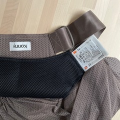 【ほぼ未使用】コニー抱っこ紐FLEX AirMesh™（ヘッドサポート付き）　モカの画像