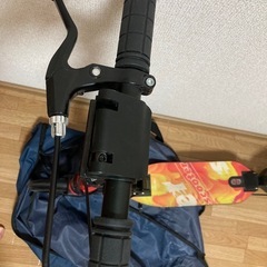 折り畳みキックボードの画像