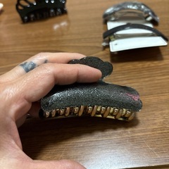 【譲り先決まりました】
ヘア留め4個セットで