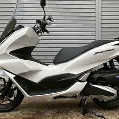 ホンダ  ＰＣＸ１６０　ＡＢＳ　　２０２３年式　ＫＦ４７　ロングスクリーン　デイトナ製リアキャリア ご来店前にはご連絡・ご予約をいお願いいたします！０４８－４２０－９５３５まで♪の画像