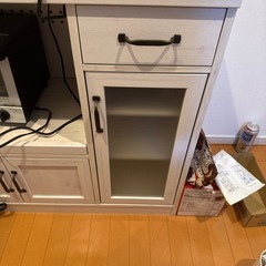 食器棚※レンジ炊飯器トースターはつきません！　の画像