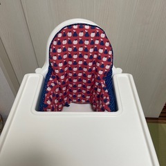 IKEA ベビーチェア ベルト、背もたれクッションの画像