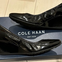 COLEHAANエナメルパンプスの画像