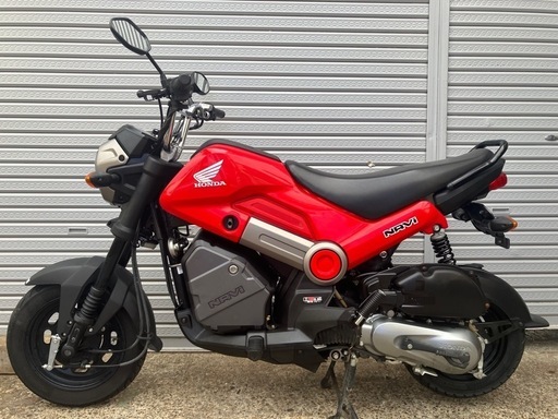 ホンダ　ＮＡＶＩ１１０　　インドホンダ　ボックス　メットホルダ付き　レッド