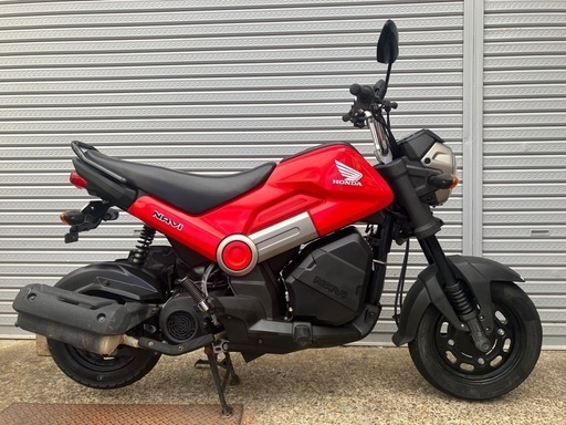 ホンダ　ＮＡＶＩ１１０　　インドホンダ　ボックス　メットホルダ付き　レッド