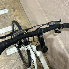 TREK FX3 クロスバイクの画像