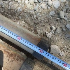 鉄柱 電柱 仮設ポール 電線引き込み 電工 住宅設備 電信柱 の画像