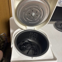 炊飯器の画像