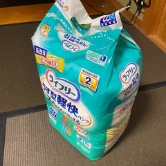新品未使用　
ユニ・チャーム ライフリー うす型軽快パンツ M 22枚 の画像