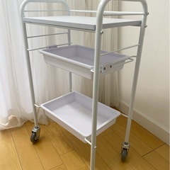新品同様⭐︎定価9000円の引き出せるワゴンの画像