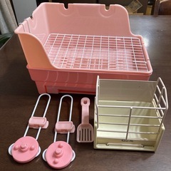 うさぎ：トイレ、チモシー入れ