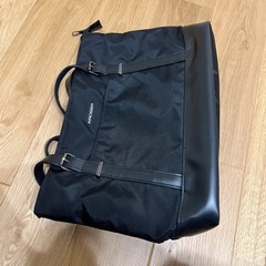 水切りラックとKROSERのバッグの画像