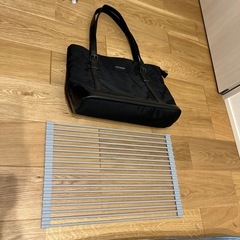 水切りラックとKROSERのバッグ