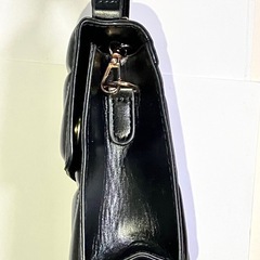 レディース　ブラックキルティングハンドバッグの画像