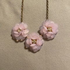ピンク ストーン花モチーフネックレスの画像