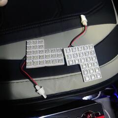 【引き取り先決まりました】LEDルームランプ  エスティマ50用