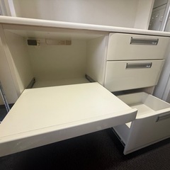 ニトリ キッチンボード（食器棚）の画像