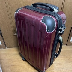 機内持ち込み可　スーツケース　赤