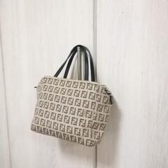 非常に美品。FENDI　フェンディ　ズッカ　ミニバッグ