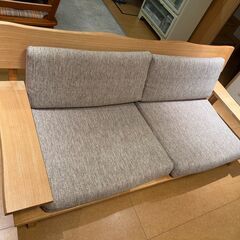 ニトリ　3人掛け布張り木製ソファ