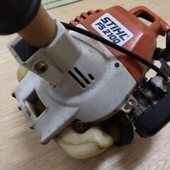完全早い者勝ちです。　草刈機　エンジン　草刈り機の画像