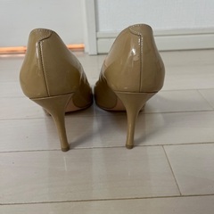 急募！DIANAベージュパンプス(24cm)の画像