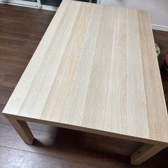 IKEAテーブル