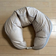 サンデシカ　妊婦さんのための抱き枕(日本製) くぼみがフィットするくもの形の画像
