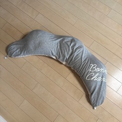 サンデシカ　妊婦さんのための抱き枕(日本製) くぼみがフィットするくもの形の画像