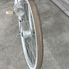 使用浅！綺麗です。直ぐに乗って帰れます。6段変速付 24 インチオートライト自転車の画像