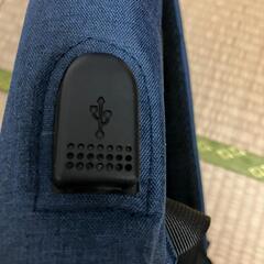 ＜未使用＞USBポート付きリュック ネイビーの画像