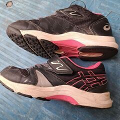 asics キッズ スニーカー 黒/ピンクの画像