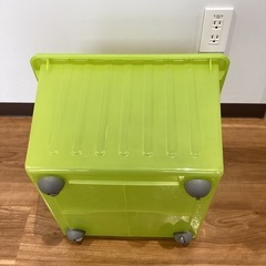 キャスター付きプラボックス【町田市再生家具】　0530の画像