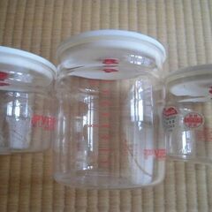 【未使用】PYREX パイレックス 耐熱ガラス容器　３個セット　蓋付　目盛付き　分割売り可の画像