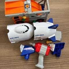 トミカ くみかえアクション！キャリアカー&カーゴジェットセット