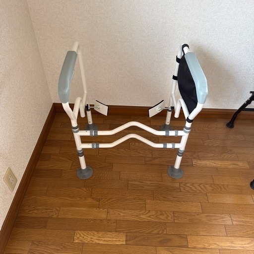 介護用品 補助用品 高さ調整 トイレ用てすり 軽量