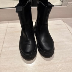 【美品】H&Mキッズブーツ　6-7Y　 の画像
