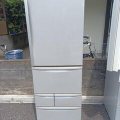 2010年製東芝  冷蔵庫（424L・右開き） 