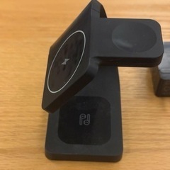 ワイヤレス充電器スタンドの画像