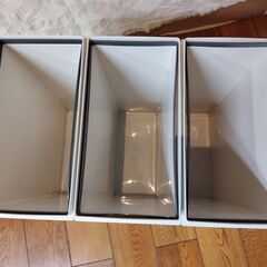 世田谷区近辺配送可能　訳あり品（蓋無し）　20ℓ×3個セット＝60L　3分別ワゴンペール　ゴミ箱　DUST BOX 　 ASVEL-アスベルの画像