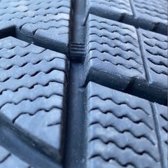 215/60R15 スタッドレスタイヤ 4本セットの画像