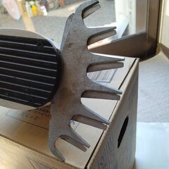 CAINZ カインズ ガーデン 芝生 バリカン CHG-162 芝刈り機 芝刈機 延長コード 10m 付動作確認済みの画像