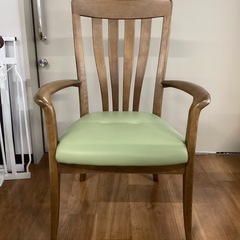 ダイニングアームチェアー〈カリモク製〉【町田市再生家具】250620