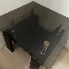 ガラステーブルの画像