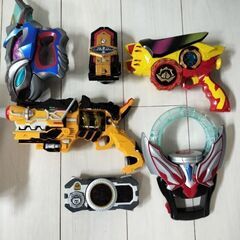ウルトラマン、戦隊ヒーローおもちゃとその他おまけ
