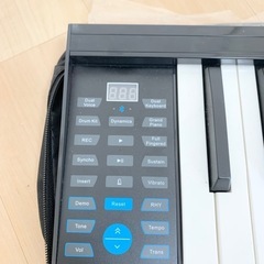 ［決定しました］ニコマク NikoMaku 電子ピアノ 88鍵盤 SWAN コンパクト 128種類音色 二つステレオスピーカー 軽量 スリムデザイン Bluetooth MIDI対応 トランスポーズ ペダル ソフトケース 譜面台 練習用イヤホン の画像