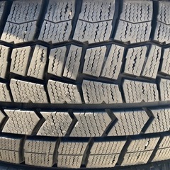 DUNLOP 215/65R16 24年製　スタッドレスタイヤ　バリ溝