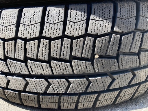 DUNLOP 215/65R16 24年製　スタッドレスタイヤ　バリ溝