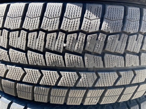 DUNLOP 215/65R16 24年製　スタッドレスタイヤ　バリ溝